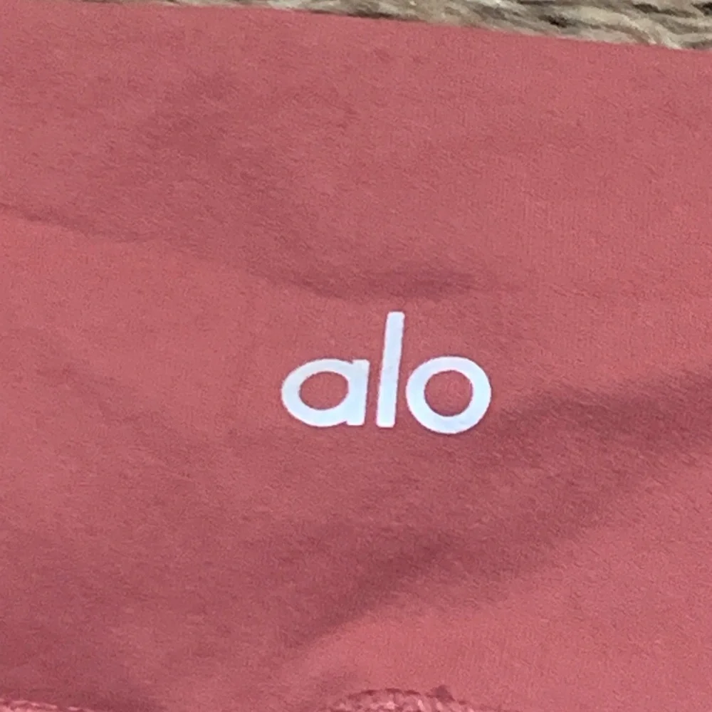 ALO Yoga Vitality Legging in Grenache Glossy Size XS